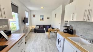 Appartements Royan - APPARTEMENT - rez-de-jardin - MARCHE a DEUX PAS PLAGE a 600m : photos des chambres