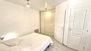 Appartements Royan - APPARTEMENT - rez-de-jardin - MARCHE a DEUX PAS PLAGE a 600m : photos des chambres