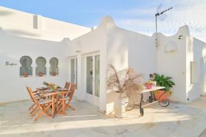 Andalusian Riad Salt Pool Bliss