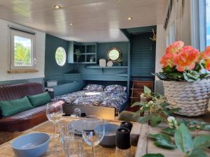Houseboat Meuse