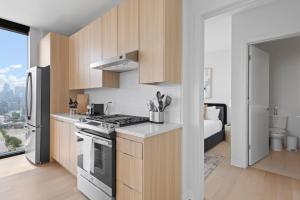 Foundry Unmatched Skyline Views at Lincoln Park