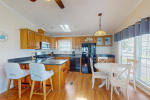 Assateague Pointe - Longboat