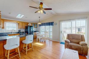 Assateague Pointe - Longboat