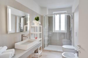 NEW! La Rosa di Greta - 2 E-Bikes, Private Parking e 2 colonnine elettriche di ricarica