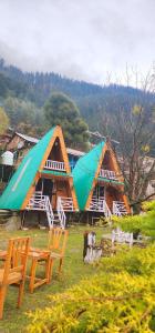 Cozy & premium wooden huts