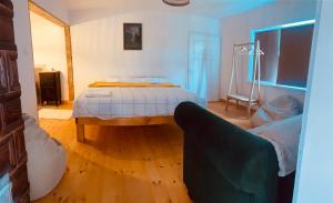 Menasagi Sit & Dream Cottage 2