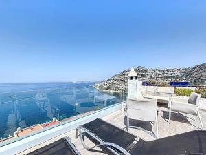 ROSALES Casa vistas al mar y piscina comunitari