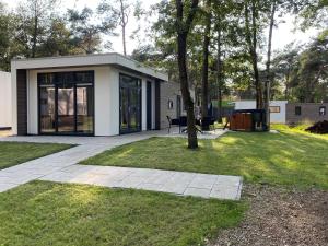 Boshuisje met hottub - 3hvězdičkové hotely ve městě Haarle