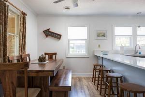 Cozy Nags Head Home Walkable to Beach with Hot Tub