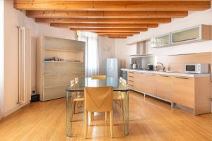 MAISON MARIA city center Public Parking Available