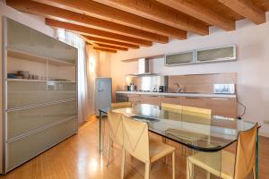 MAISON MARIA city center Public Parking Available