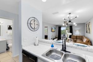 Oasis 316 - Palm Paradise