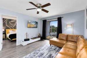 Oasis 316 - Palm Paradise