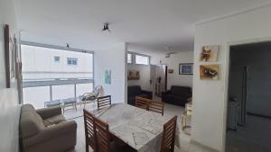 Pitangueiras quadra do mar