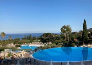Vue mer panoramique au Cap Esterel T2