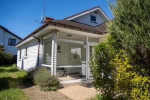 Całoroczny przytulny dom jednorodzinny przy plaży i marinie