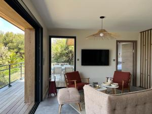 Villas Agosta - Acantha - vue mer à 50 m de la plage, neuve et luxueuse