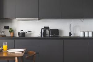 Stunning Premium 2 Bed Flat with Great Views - Rooftop on Top Floor