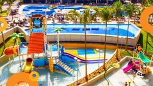 Descanso e luxo próximo ao parque aquático thermas