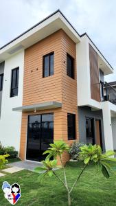 KorPinay House in Mactan with Pool