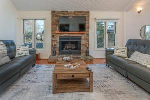 Private Dock Lake Views & Outdoor Fun