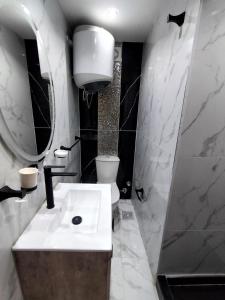 One-Bedroom Apartment - Porto marina