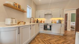 Elevated Space Apartments, Shipston on Stour