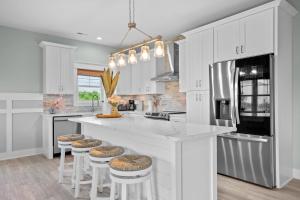 2min Walk to Beach Local Cafes and Shops New Build