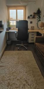 Cozy Apartment Near The Airport