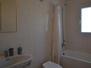 Apartamento económico cerca de la playa, con terraza y parking en LEstartit - ES-323-48