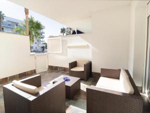 Alquiler Apartamento en Residencial Porto Marina,Roses, para los amantes de la bicicleta, el running, los paseos, el sol y el relax junto a la piscina, un entorno de parques naturales, playas y ambiente vacacional - ES-366-1