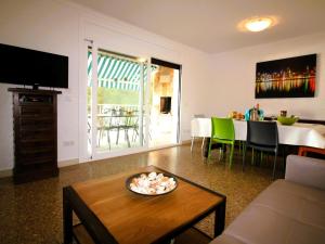 CORSARIO. Apartamento con Terraza y Vistas al Mar a 1 min de la Playa de Almadrava - ES-258-44