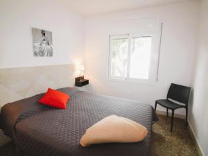 CORSARIO. Apartamento con Terraza y Vistas al Mar a 1 min de la Playa de Almadrava - ES-258-44