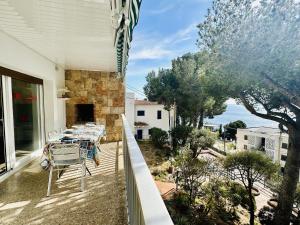 Apartamento Frente al Mar en Roses, Capacidad 6 Personas - ES-258-62