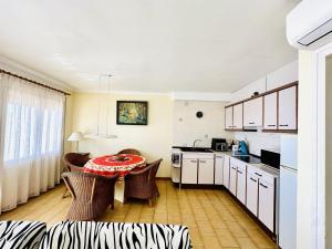 MIRADOR II. Vistas al mar y terraza para 2 en Roses - ES-258-123