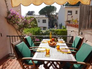 Casa acogedora con gran piscina, cerca de la playa y puerto de L'Estartit, admite mascotas. - ES-323-2