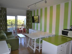 Pineda Beach 42 - LEstartit, Center - ES-323-38