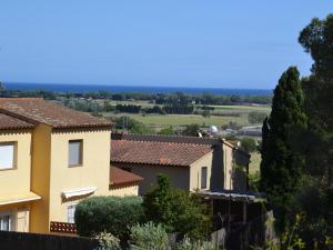 Casa acogedora con jardín y piscina en zona tranquila cerca de la playa en LEstartit - ES-323-16