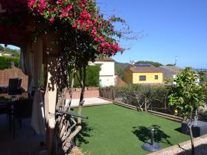 Casa acogedora con jardín y piscina en zona tranquila cerca de la playa en LEstartit - ES-323-16