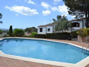 Casa Vacacional Tranquila con Piscina, Jardín y Cerca de la Playa en LEstartit - ES-323-29