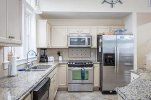 3min Walk to Beach Pool Hot Tub Game Room