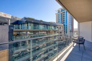 Luxury 1-Bedroom Residence at Mercury Suites