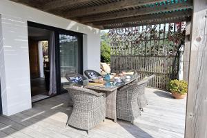 Villas Vue mer et detente villa elegante avec piscine : photos des chambres