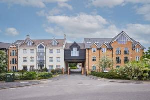 Modern Comfort 2BR Flat with Free Parking in Oadby