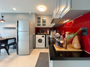 Stylish 2BR City View - BTS St.Louis - Ultra Fast Wifi