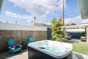 Refreshing Escape- Hot Tub- Games- Sleeps 10