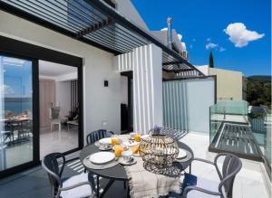 Endless Blue Maisonette