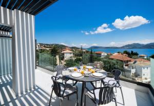 Endless Blue Maisonette