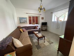 The Viewpoint House - Njeguši