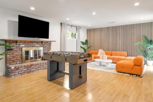 Trendy Getaway - Hot Tub - Putt Putt - Games